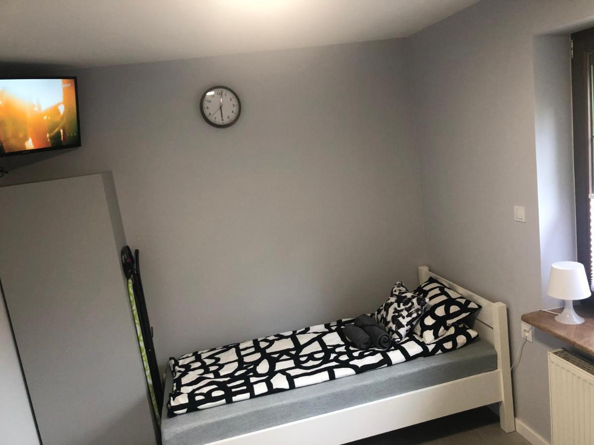 Klimatyzowane Apartamenty I Pokoje Przy Targach Kielce Exterior photo