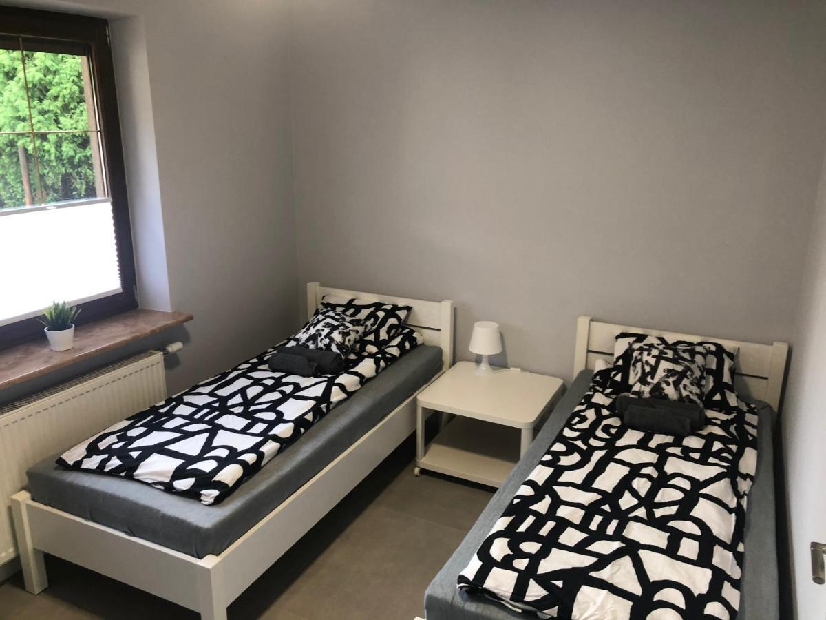 Klimatyzowane Apartamenty I Pokoje Przy Targach Kielce Exterior photo
