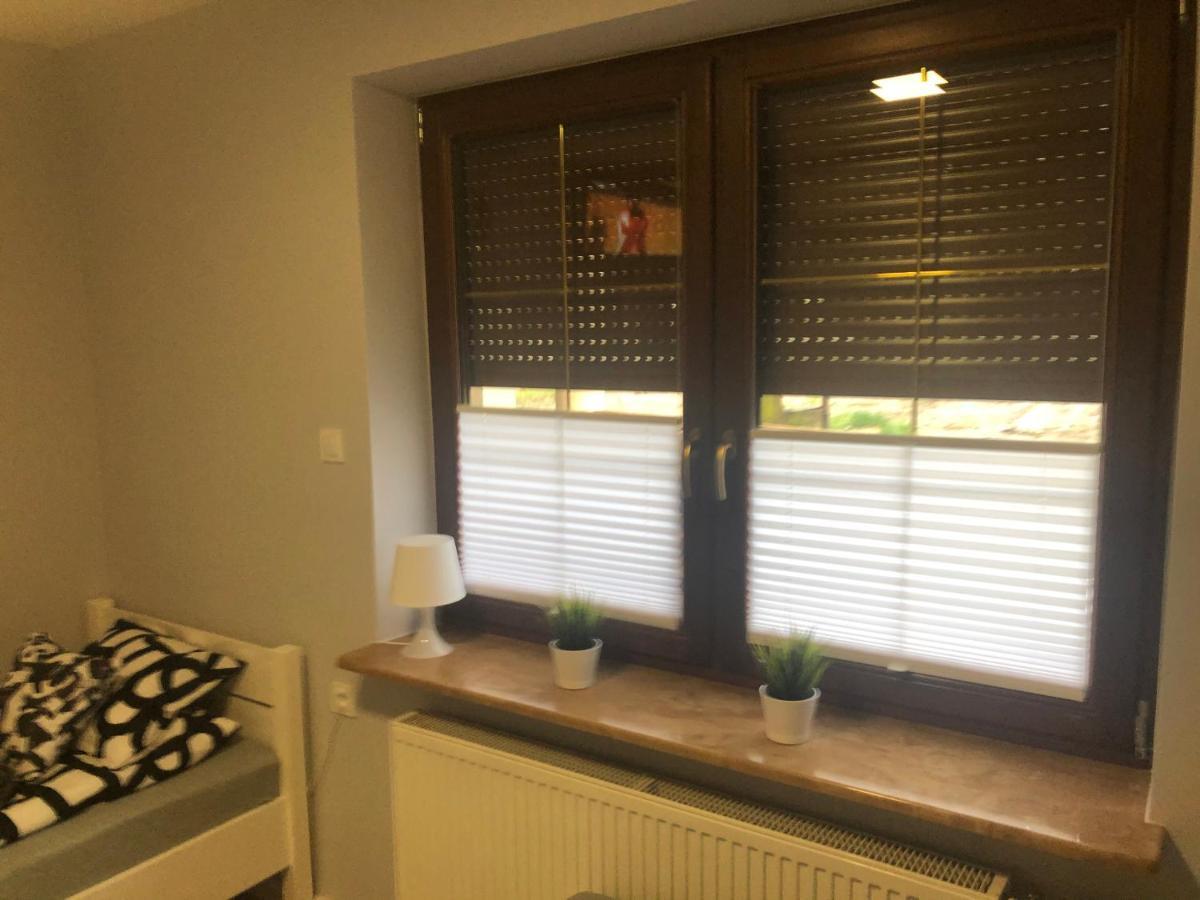 Klimatyzowane Apartamenty I Pokoje Przy Targach Kielce Exterior photo