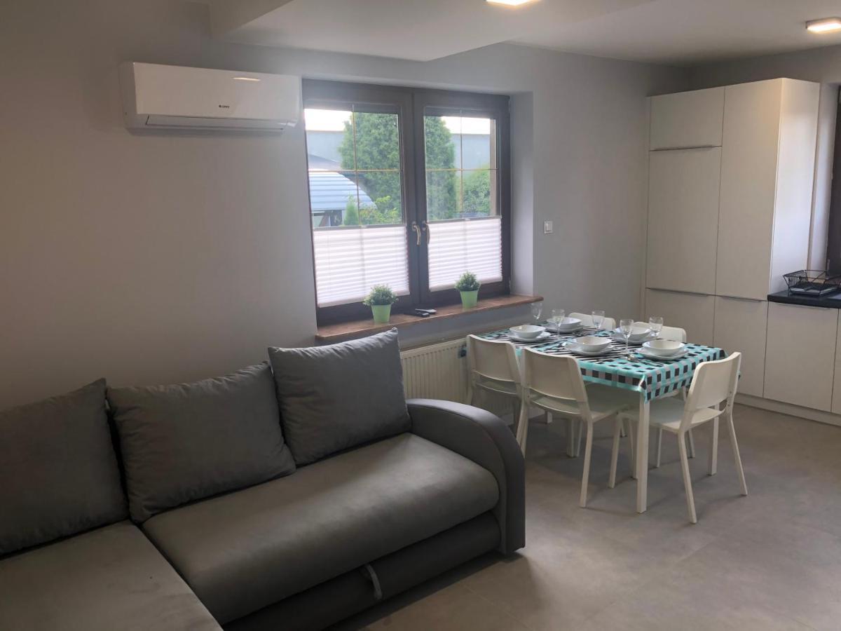 Klimatyzowane Apartamenty I Pokoje Przy Targach Kielce Exterior photo