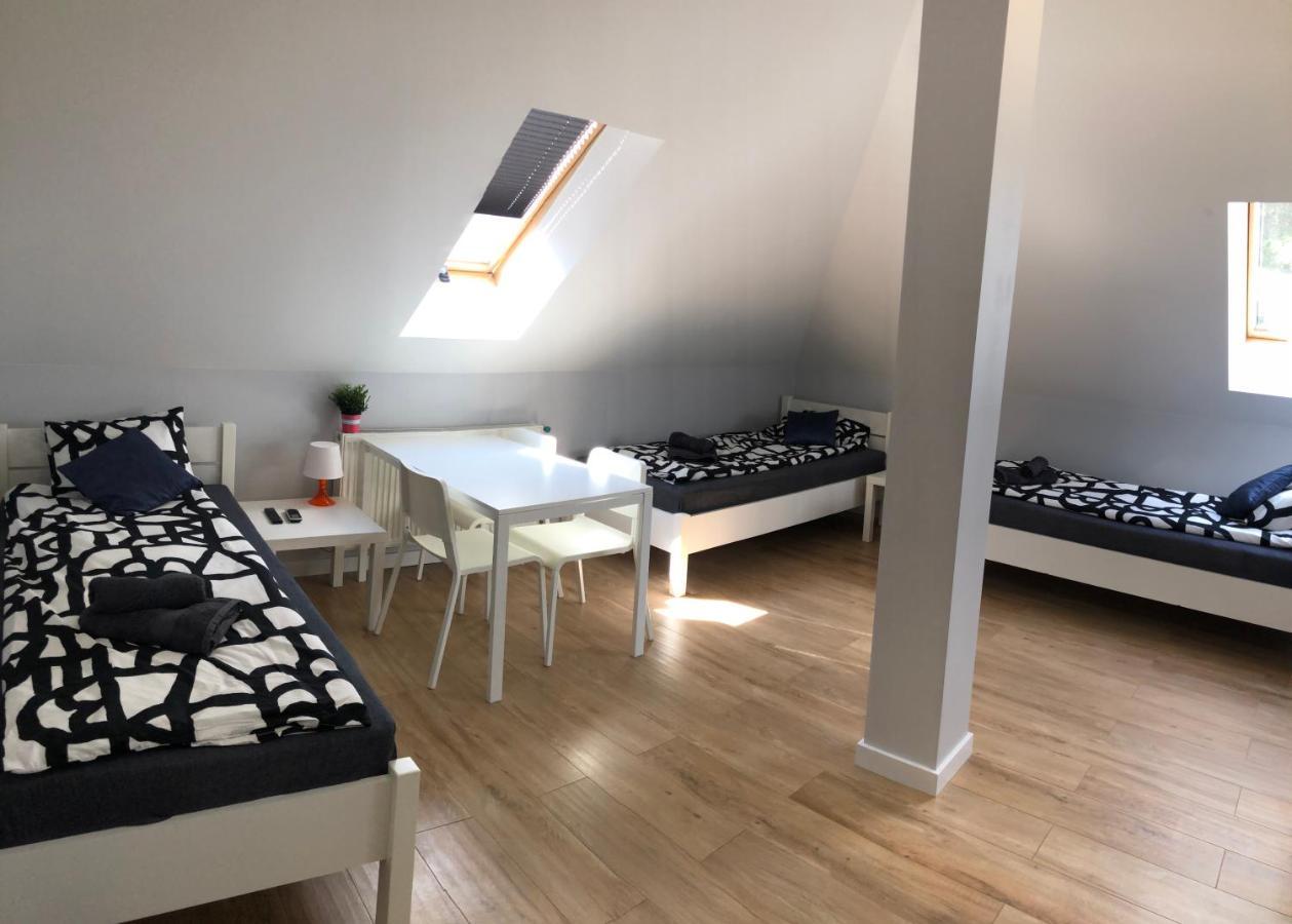Klimatyzowane Apartamenty I Pokoje Przy Targach Kielce Exterior photo