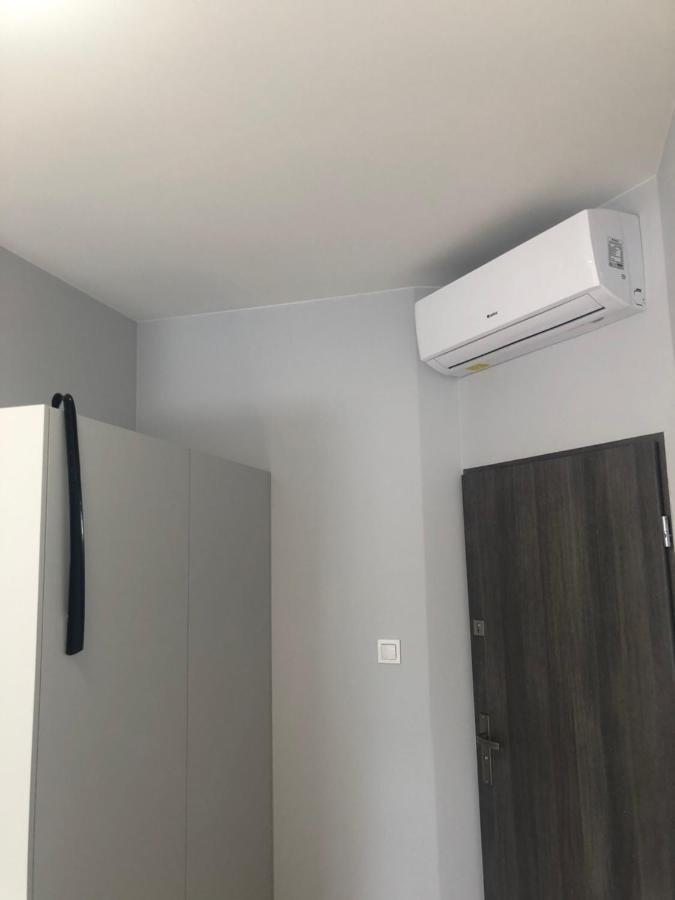 Klimatyzowane Apartamenty I Pokoje Przy Targach Kielce Exterior photo