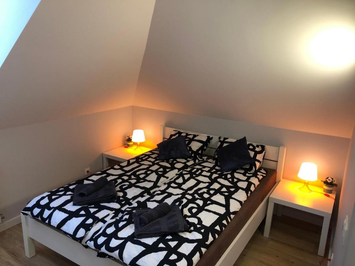 Klimatyzowane Apartamenty I Pokoje Przy Targach Kielce Exterior photo